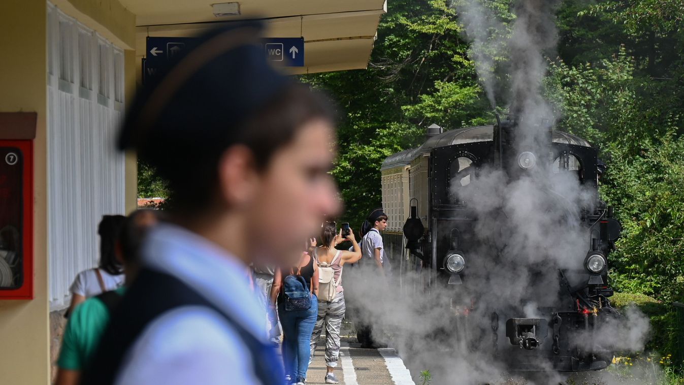 Gyermekvasutasokat avattak a hűvösvölgyi végállomáson
